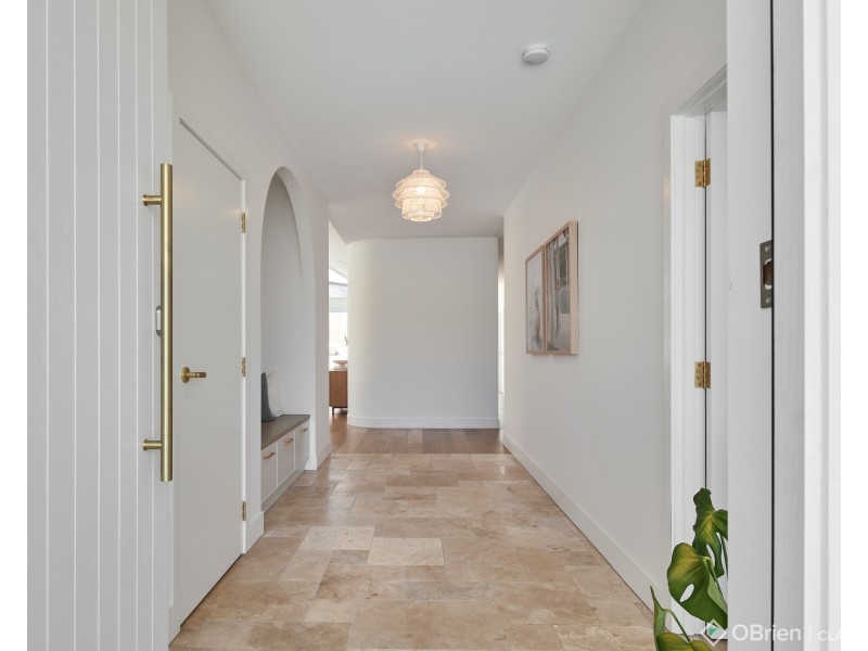 7 Magnolia Way, Warragul VIC 3820