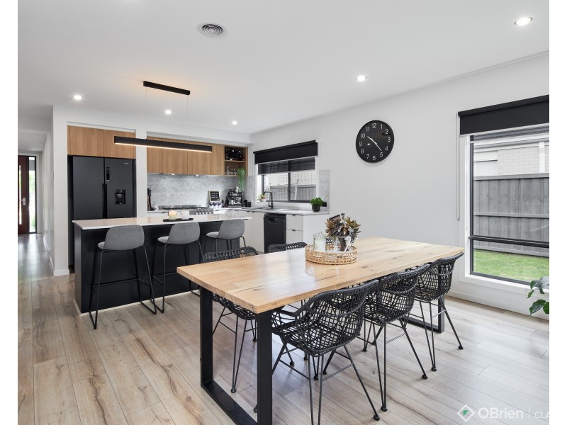 19 Cinnamon Street, Drouin VIC 3818