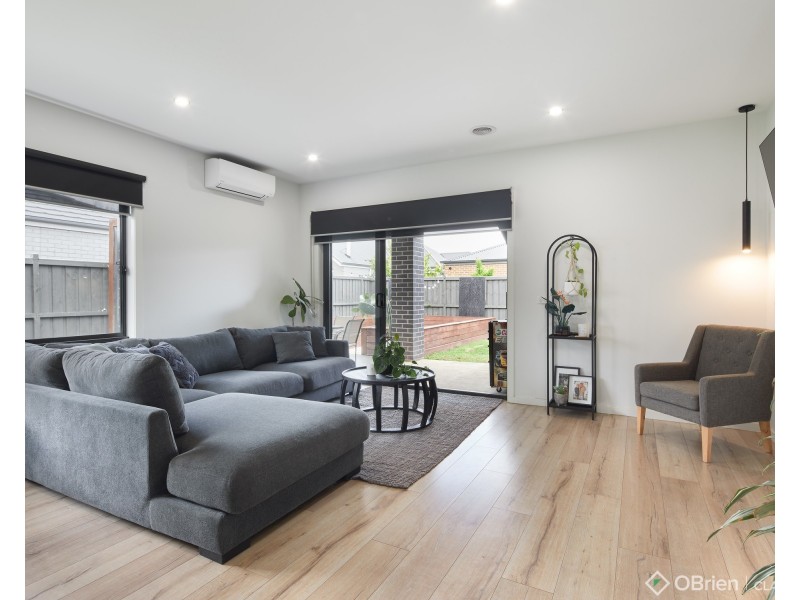 19 Cinnamon Street, Drouin VIC 3818