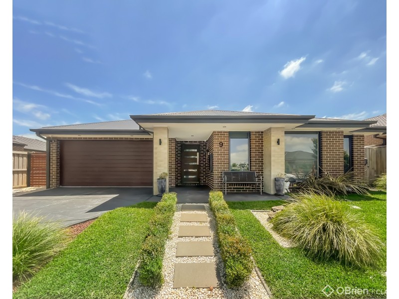 9 Cinnamon Street, Drouin VIC 3818