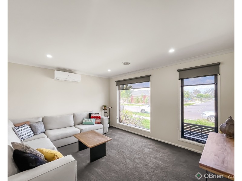 9 Cinnamon Street, Drouin VIC 3818
