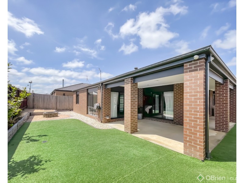 9 Cinnamon Street, Drouin VIC 3818