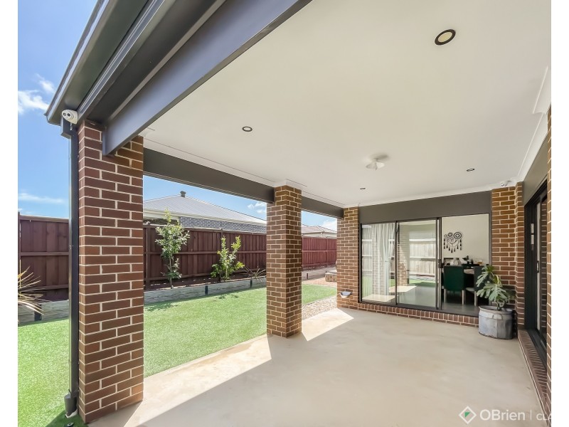 9 Cinnamon Street, Drouin VIC 3818