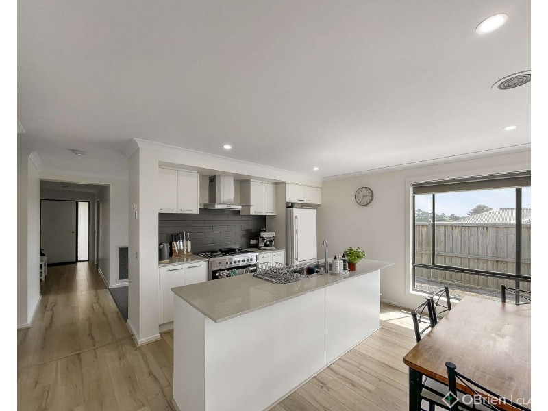 27 Lillypilly Street, Warragul VIC 3820