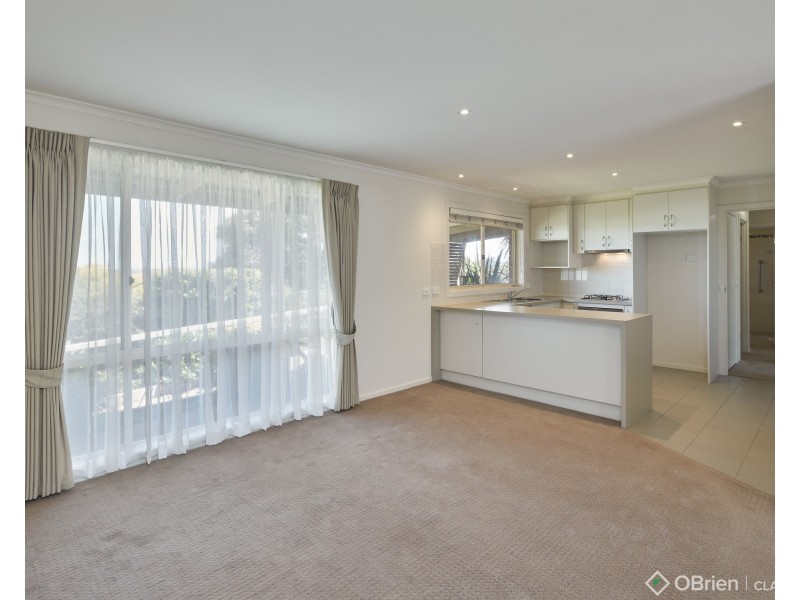 1/20-22 Lampard Road, Drouin VIC 3818