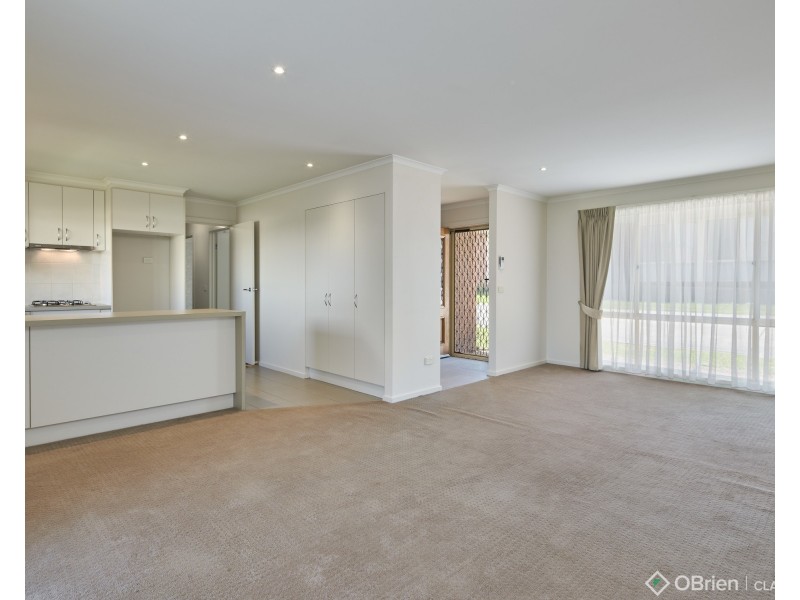 1/20-22 Lampard Road, Drouin VIC 3818