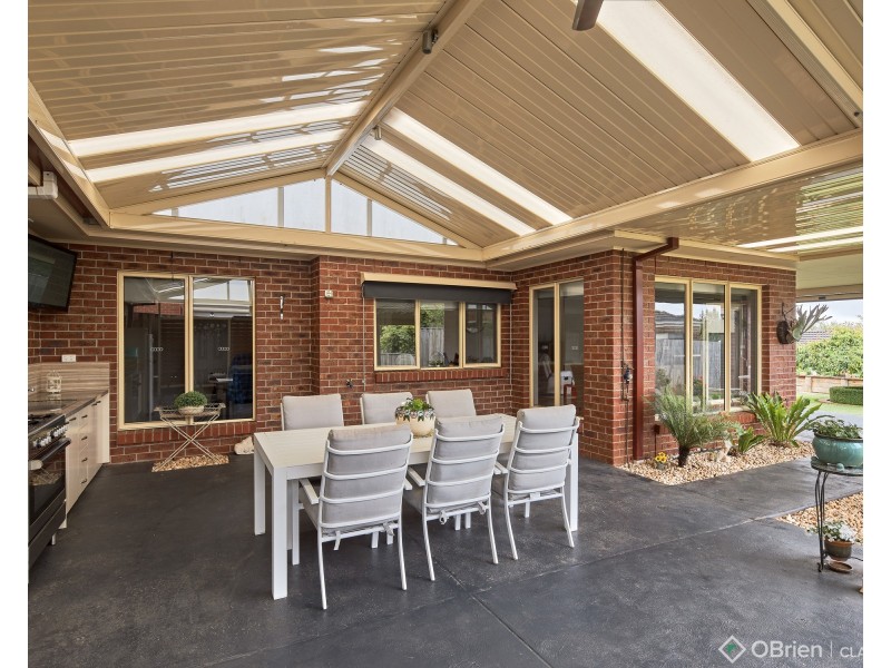 4 Mayfair Drive, Drouin VIC 3818