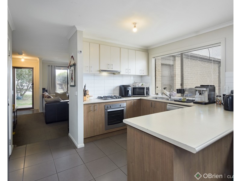 16 Rimfire Avenue, Drouin VIC 3818