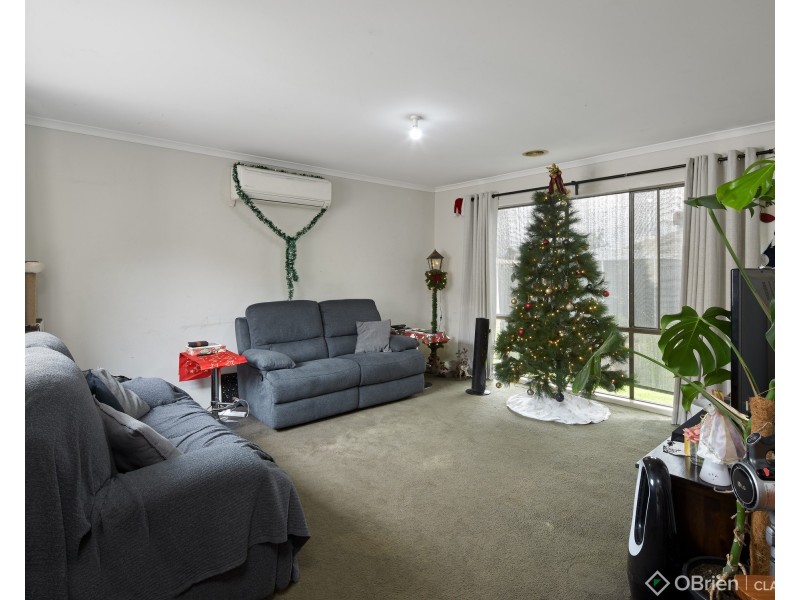 16 Rimfire Avenue, Drouin VIC 3818