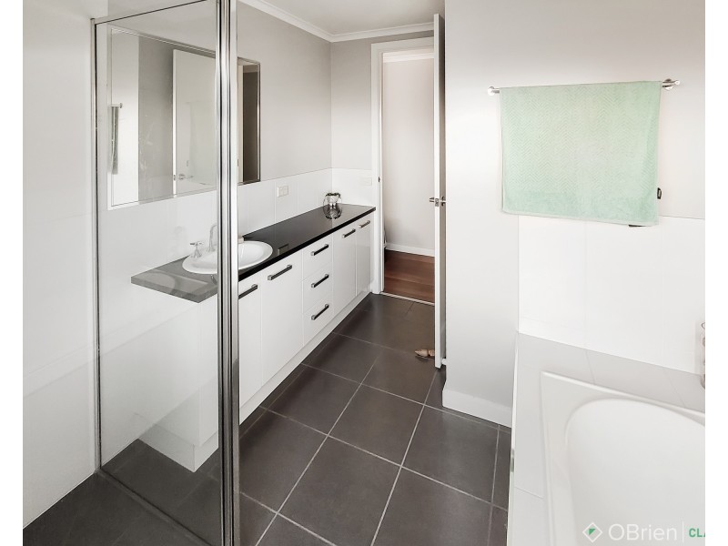 64 Vincent Boulevard, Trafalgar VIC 3824