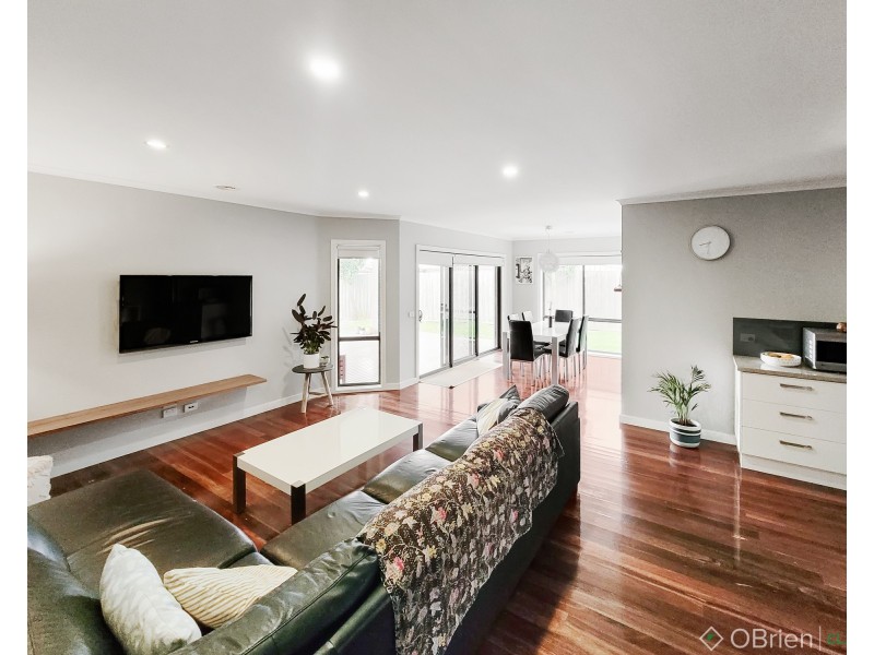 64 Vincent Boulevard, Trafalgar VIC 3824