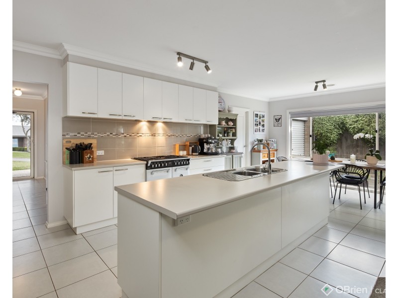 17 Skipton Street, Drouin VIC 3818