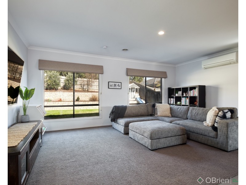 37 Hatfield Drive, Drouin VIC 3818