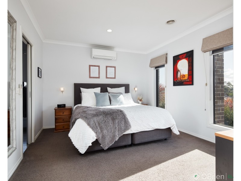 37 Hatfield Drive, Drouin VIC 3818