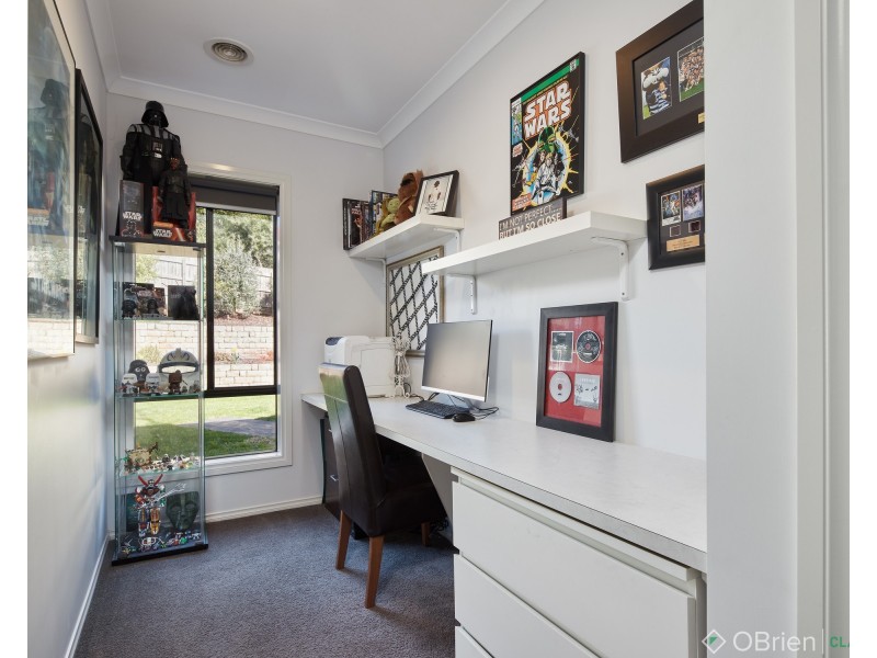 37 Hatfield Drive, Drouin VIC 3818