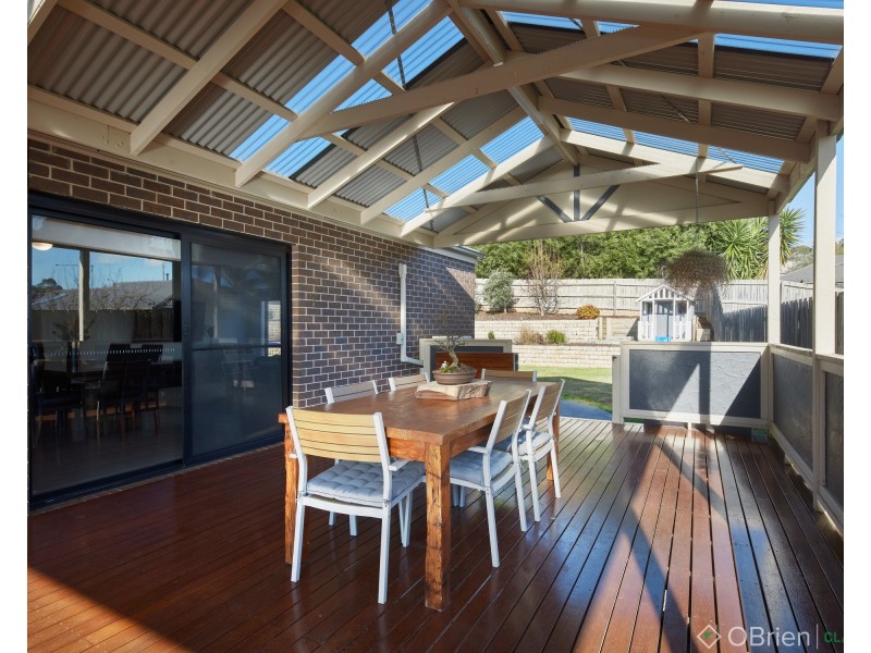 37 Hatfield Drive, Drouin VIC 3818