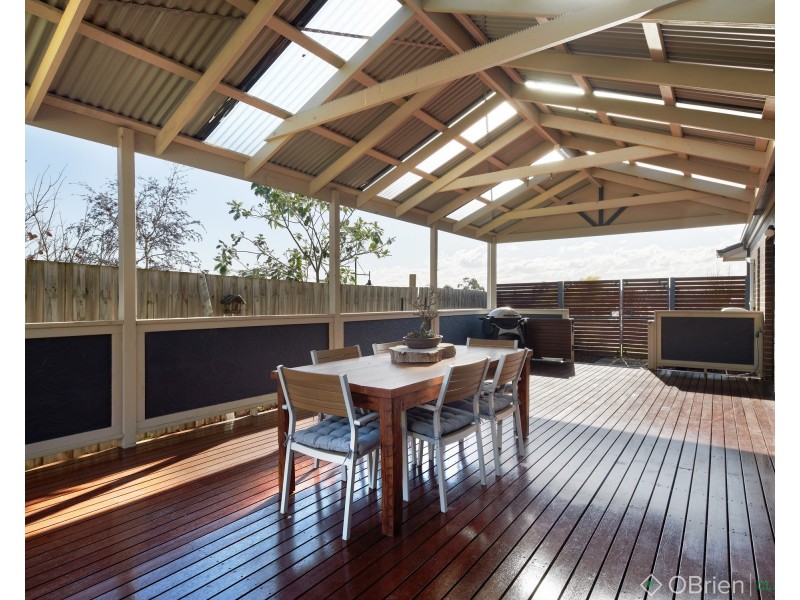 37 Hatfield Drive, Drouin VIC 3818