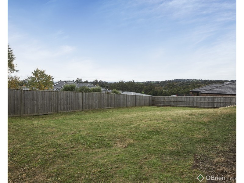 25 Jackson Drive, Drouin VIC 3818