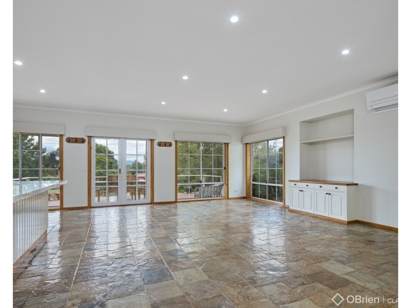 7 Massimo Court, Drouin VIC 3818