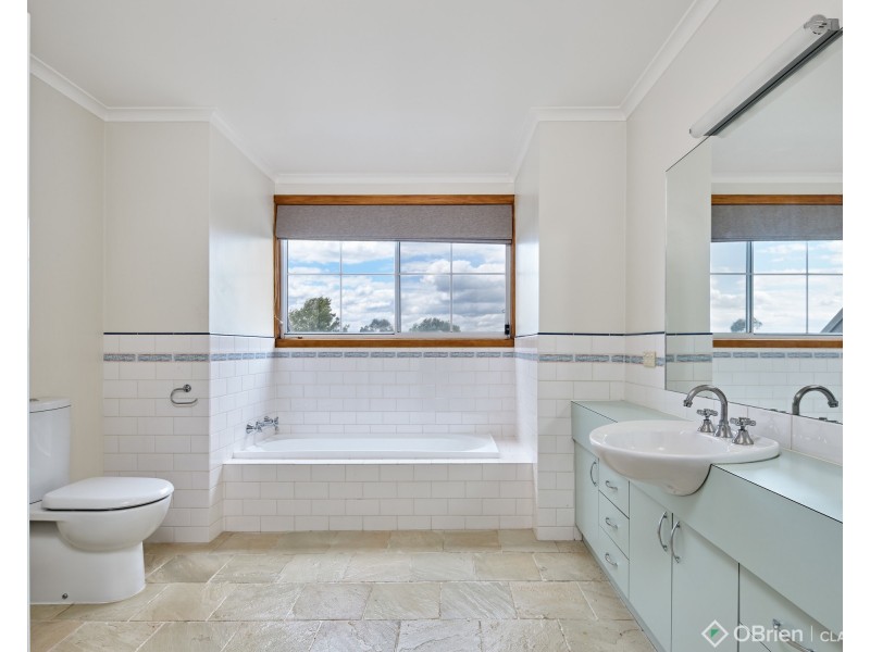7 Massimo Court, Drouin VIC 3818
