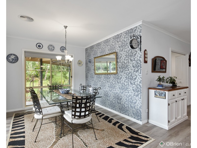 9 Pepperell Drive, Drouin VIC 3818