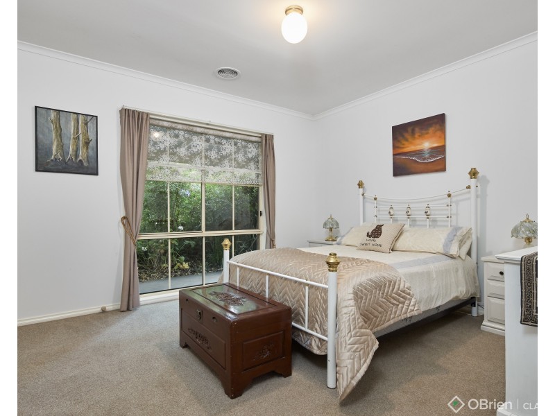 9 Pepperell Drive, Drouin VIC 3818