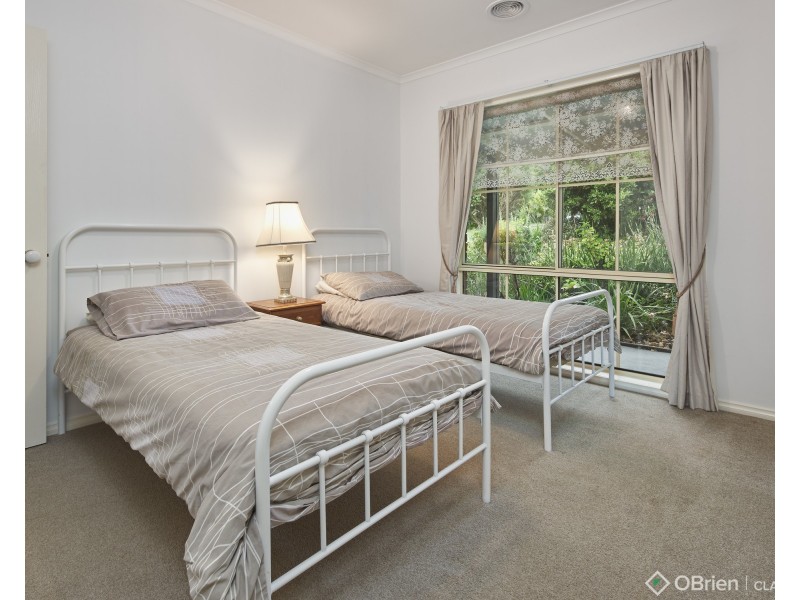 9 Pepperell Drive, Drouin VIC 3818