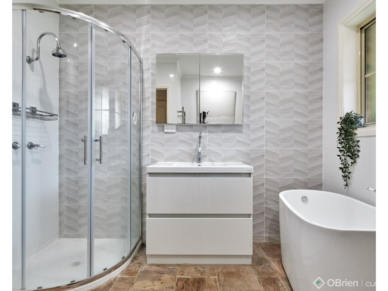 9 Pepperell Drive, Drouin VIC 3818