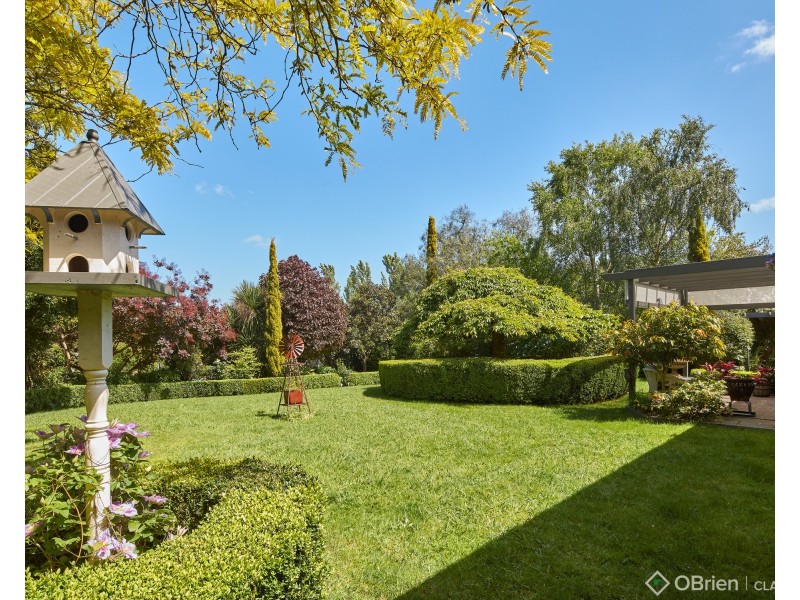 9 Pepperell Drive, Drouin VIC 3818