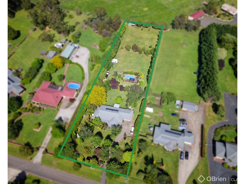 9 Pepperell Drive, Drouin VIC 3818