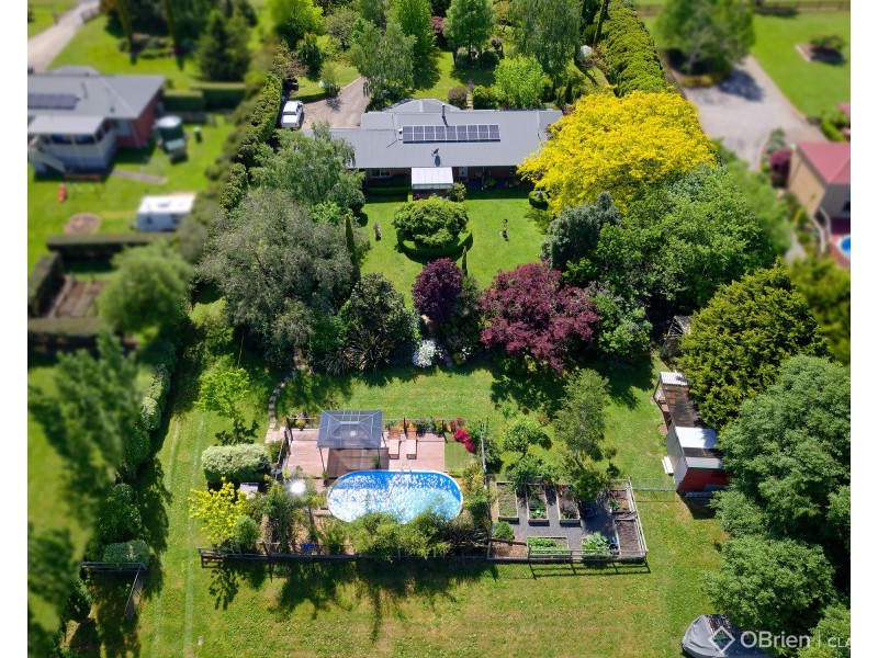 9 Pepperell Drive, Drouin VIC 3818