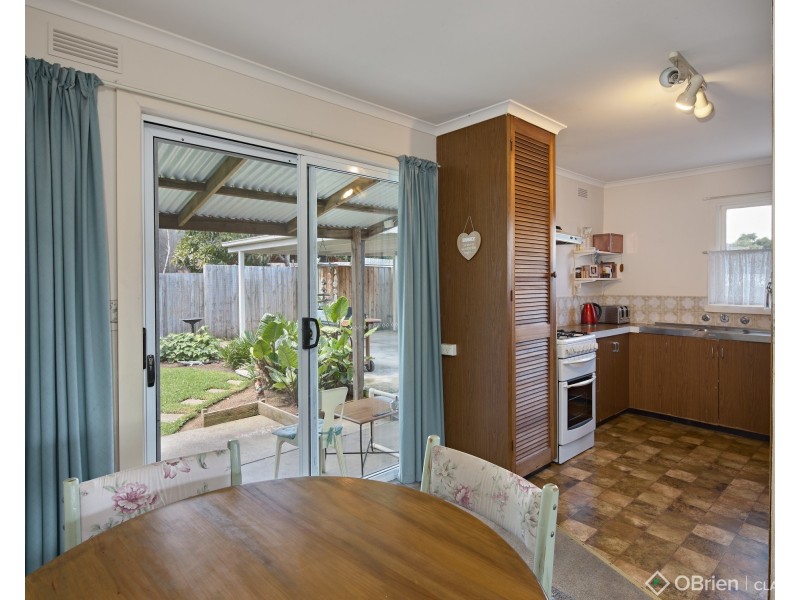 2/12 Hearn Street, Drouin VIC 3818