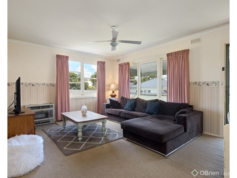 2/12 Hearn Street, Drouin VIC 3818