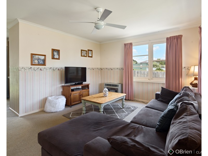2/12 Hearn Street, Drouin VIC 3818