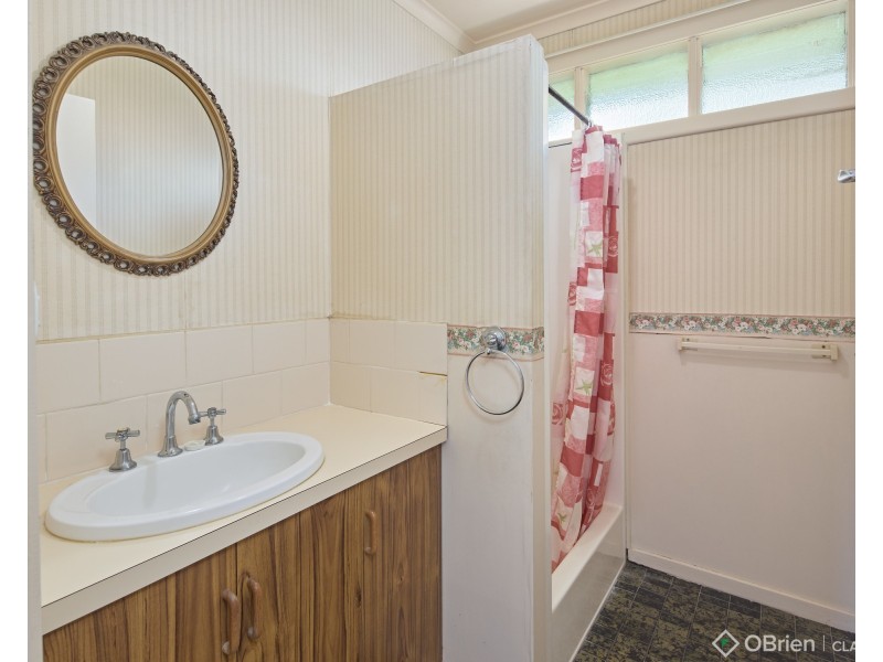 2/12 Hearn Street, Drouin VIC 3818