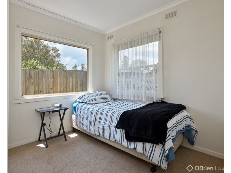 2/12 Hearn Street, Drouin VIC 3818