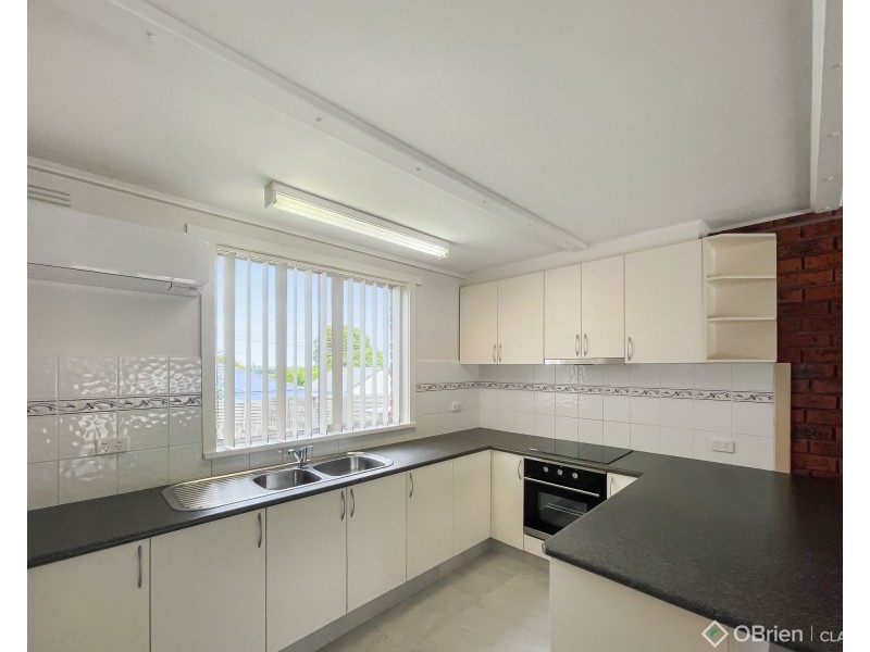 3/6 Railway Avenue, Drouin VIC 3818