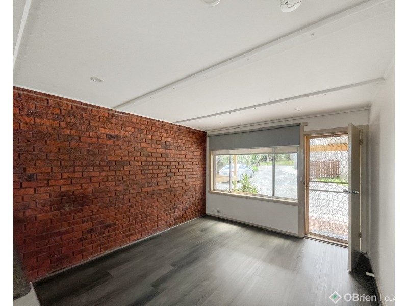 3/6 Railway Avenue, Drouin VIC 3818