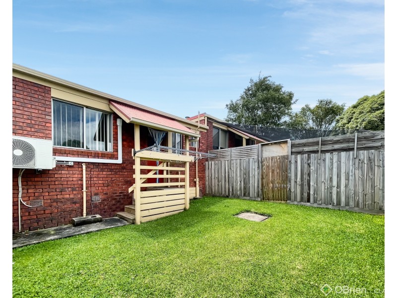 3/6 Railway Avenue, Drouin VIC 3818