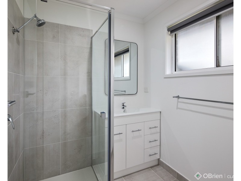 21 Lampard Road, Drouin VIC 3818