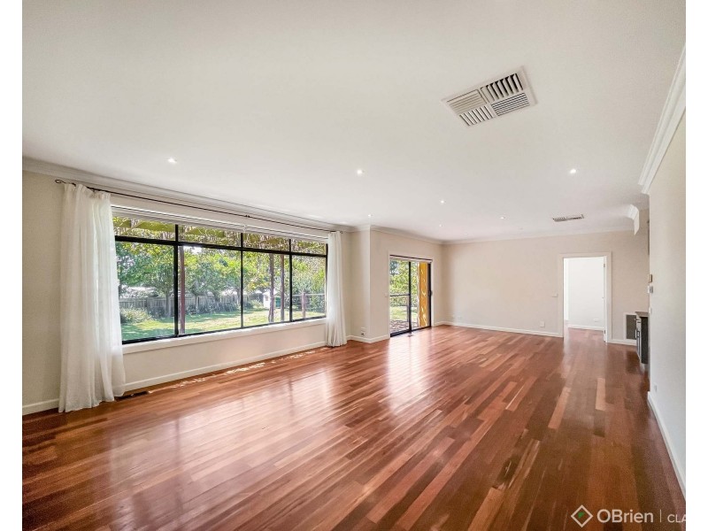 23-25 Nicolas Court, Warragul VIC 3820