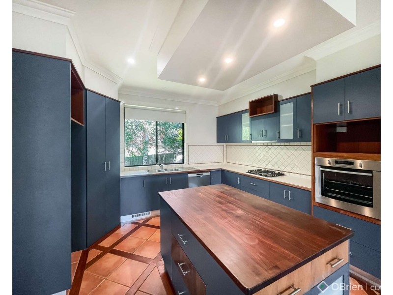 23-25 Nicolas Court, Warragul VIC 3820