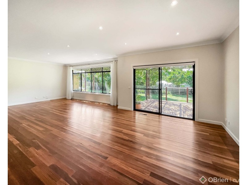 23-25 Nicolas Court, Warragul VIC 3820
