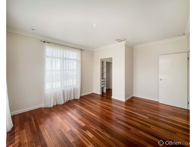 23-25 Nicolas Court, Warragul VIC 3820