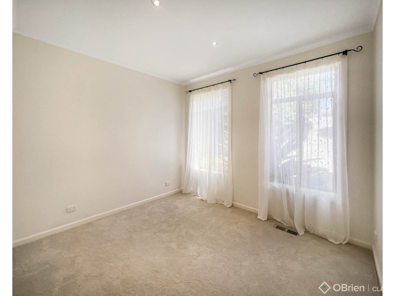 23-25 Nicolas Court, Warragul VIC 3820