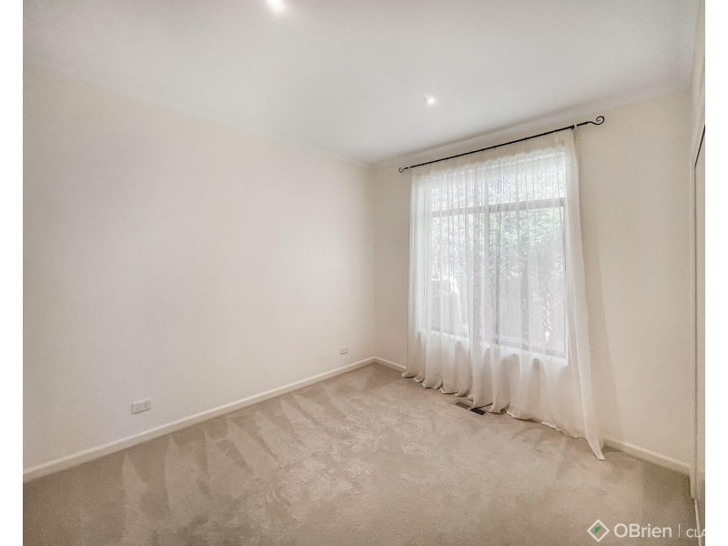 23-25 Nicolas Court, Warragul VIC 3820