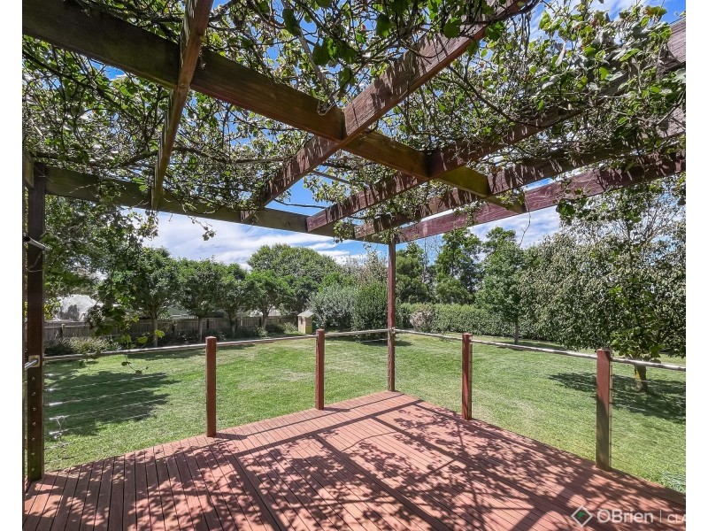 23-25 Nicolas Court, Warragul VIC 3820