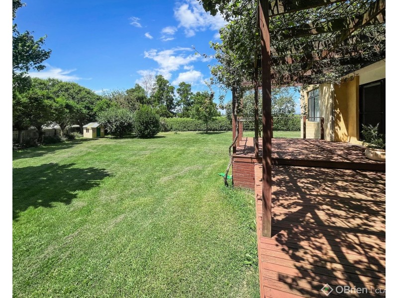 23-25 Nicolas Court, Warragul VIC 3820