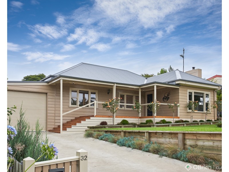 32 Wood Street, Drouin VIC 3818