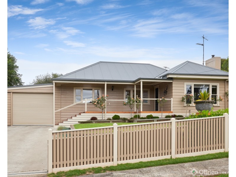32 Wood Street, Drouin VIC 3818